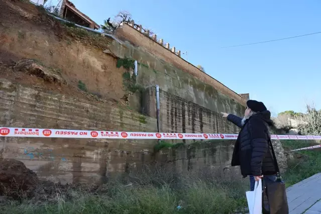 La pluja enfonsa una casa d’Alfarràs i un mur de defensa a Balaguer