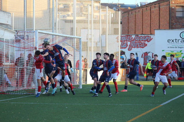 L’Artesa venç el Sallent i segueix a la part alta