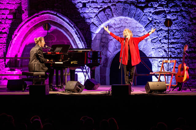 Marina Rossell clou amb un recital pròxim i emotiu la primera edició del (z)ona ponts