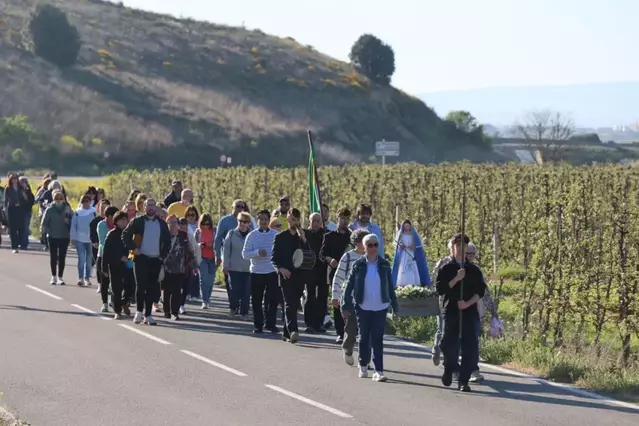 Menàrguens recupera la processó de la Santa Creu