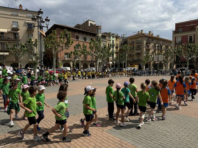 Més de 200 alumnes participen en la Trobada Sardanista Escolar de Balaguer