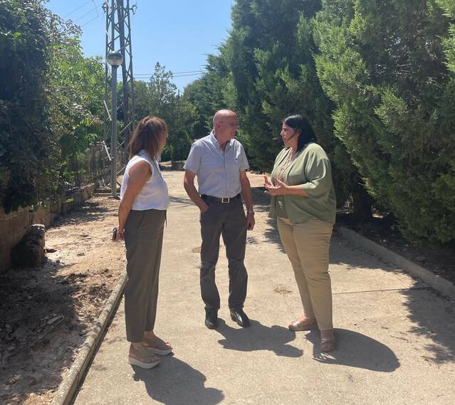 Núria Gil visita els danys de l’incendi originat a Torrefeta i dels posteriors xàfecs a Cabanabona