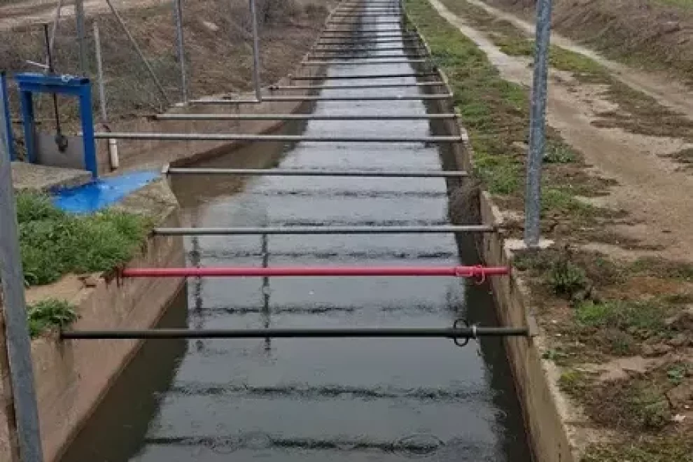 Regants del canal d’Urgell apuntalen més de 4 quilòmetres de séquia pel seu mal estat