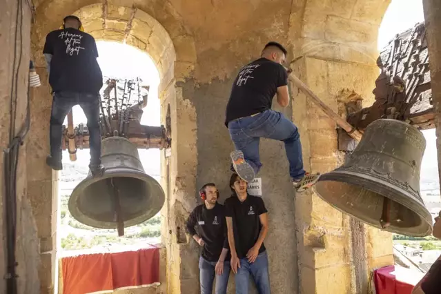 Toc d’honor a Os de Balaguer per Ignasi Cortés en la Trobada de Campaners