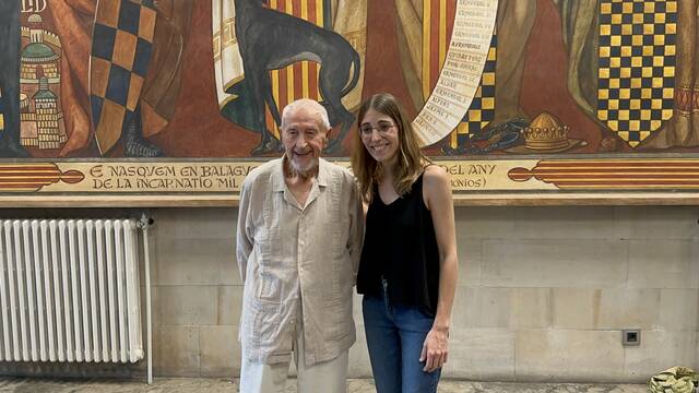 Una sardana en honor a l’escriptor Josep Vallverdú