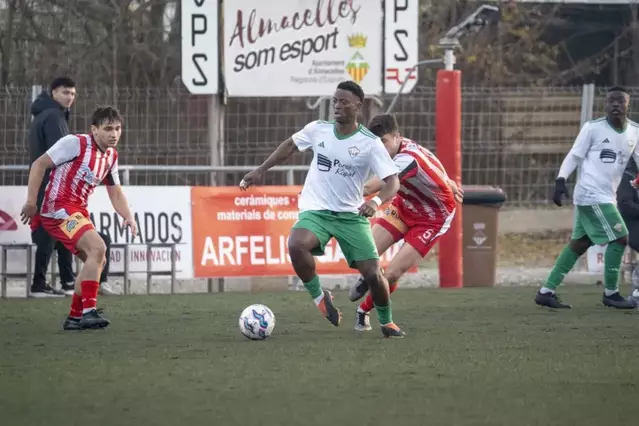 A l’Almacelles se li escapa la victòria in extremis (3-3)