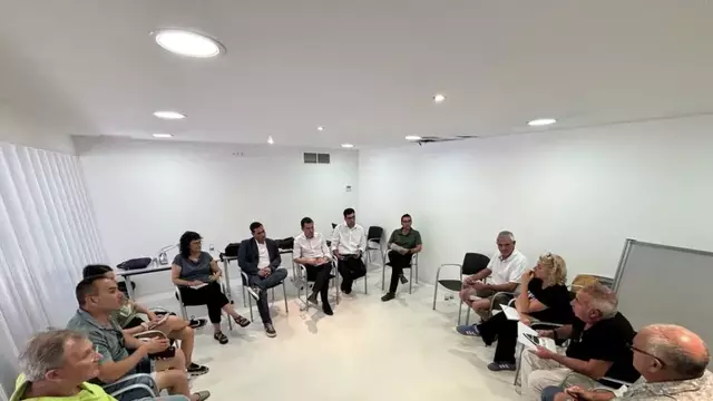 Agricultura reforçarà la caça de conills i els pagesos ajornen els talls de carreteres