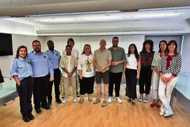 Alcarràs ocupa nou persones per a tasques de suport en la campanya de la fruita