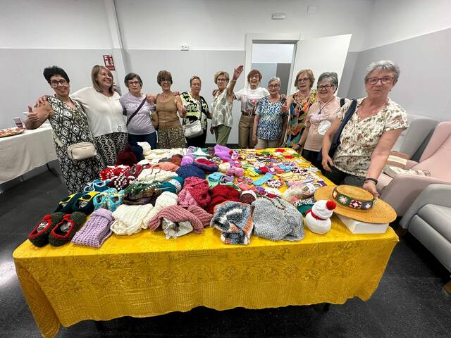 Bingo, gimnàstica i sardanes per als avis a Aitona