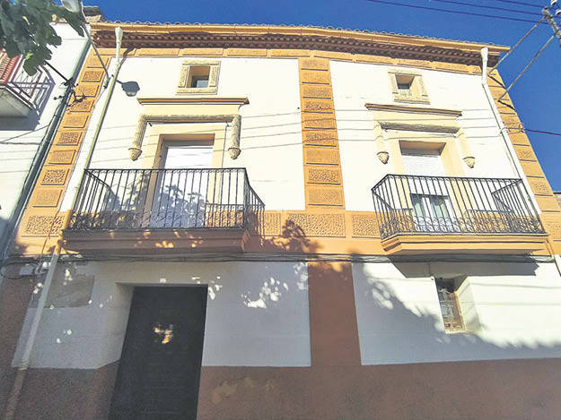 Ca les Queletes: una gran casa construïda per a fer oblidar la tristor