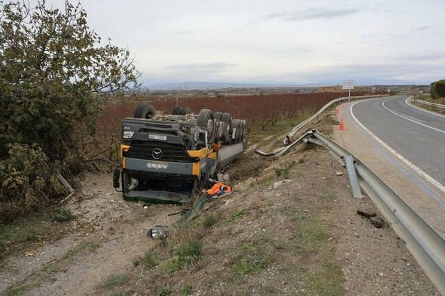 Camió bolcat a Benavent de Segrià