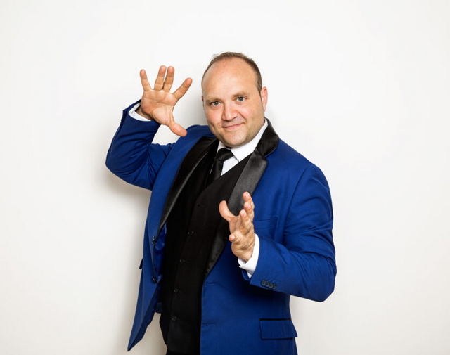 De la Torre clausura amb màgia les festes de Vilanova de Segrià