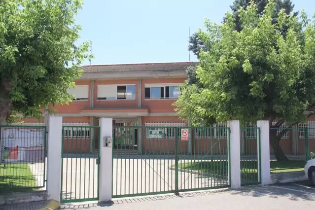 Denuncien a Alcarràs falta de places a la bressol i en una escola