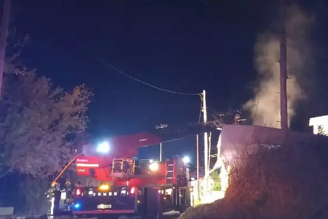 Desallotjats per un foc en una casa de l’Horta