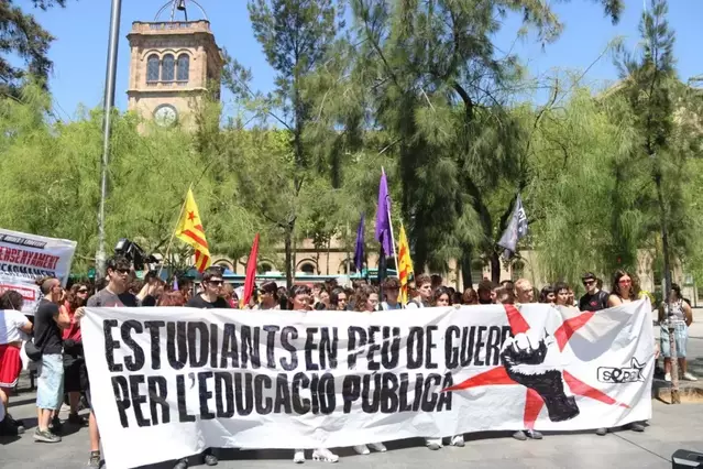 Educació ofereix un complement de gairebé 40 € al mes als docents