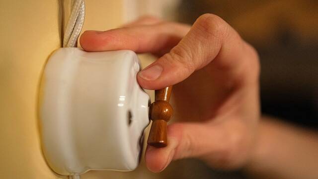 El bo social per pagar la llum arriba a 10.200 famílies de Lleida, un 3% més