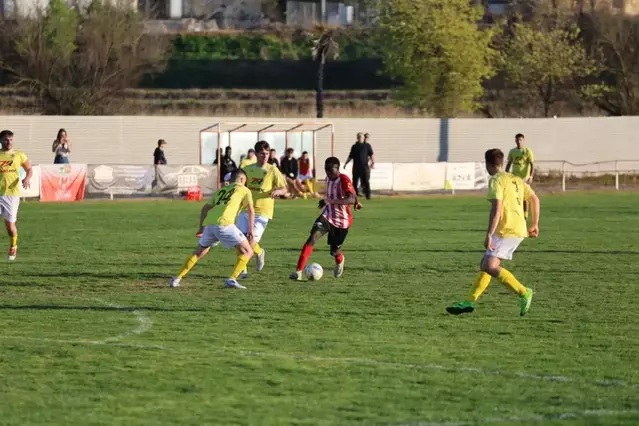 El Puigvertenc aguanta amb un jugador menys