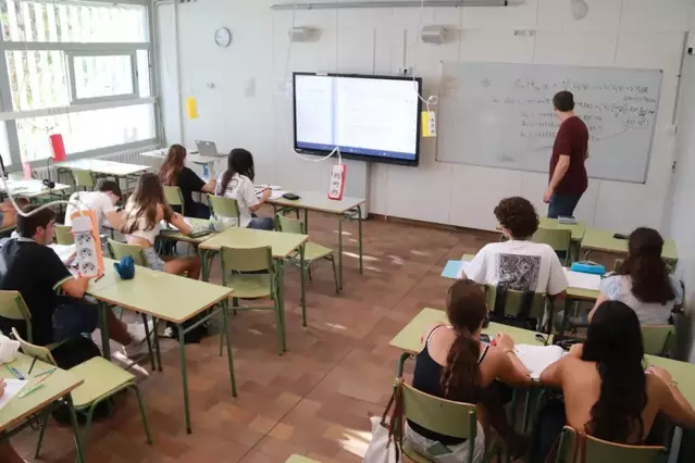 El Tribunal Suprem diu que el castellà no pot ser exclòs en la retolació de les escoles