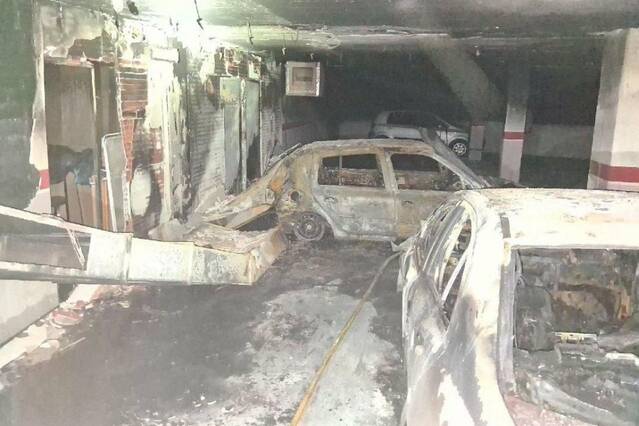 Desenes de desallotjats per un foc a Alcarràs de matinada