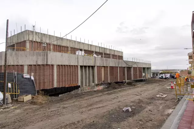 Els veïns d'Almenar decidiran si s’enderroca o es manté l’antic centre de salut