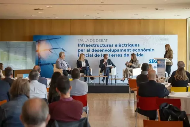 Empreses i administració demanen pactar el futur elèctric de Lleida