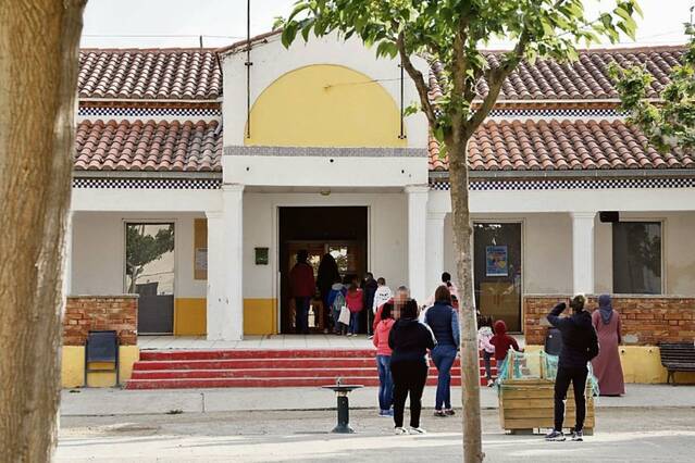 Escola a Almacelles amb calefactors a l’hivern