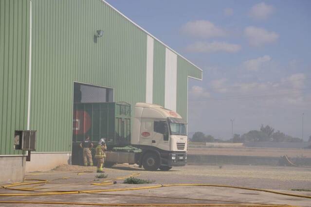 Incendi en una nau d’Almacelles