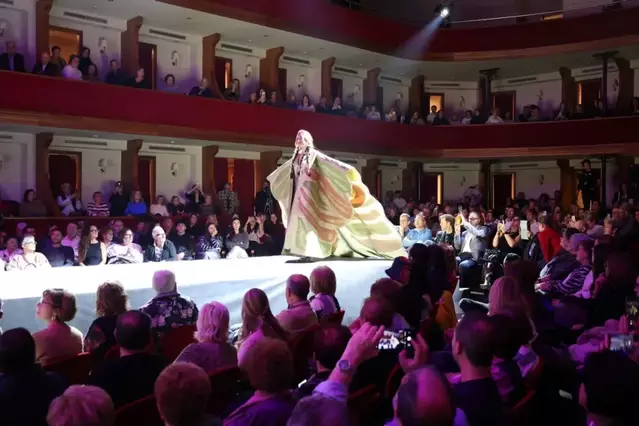 La modista d’Alguaire Mari Carme Begines guanya el Didal d’Or