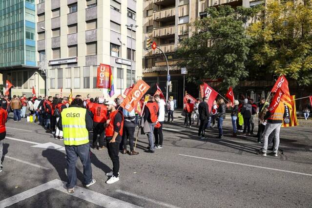 La vaga de xòfers de bus interurbans aconsegueix tenir un seguiment de més del 80%