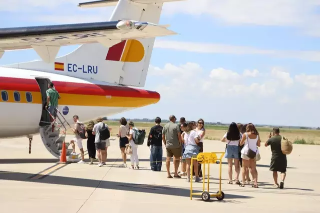 L'aeroport d'Alguaire manté vols d’estiu a Eivissa i Menorca davant de retallades de rutes a Europa