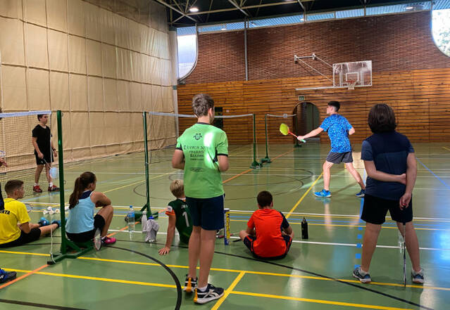 Lliga escolar de datchball i bàdminton