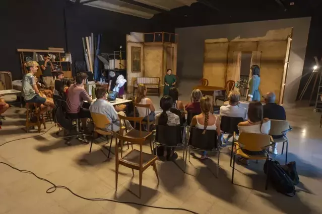 L'obra ‘Cugula’, ja damunt de l’escenari