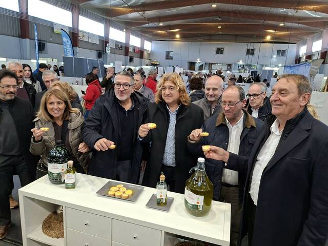 Maials rep 16.000 visitants i ven 13.000 litres d'oli