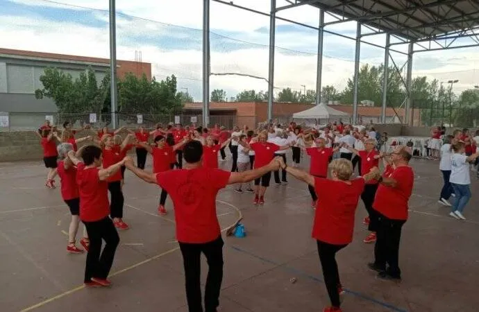Més de 300 dansaires omplen la vila d’Alpicat