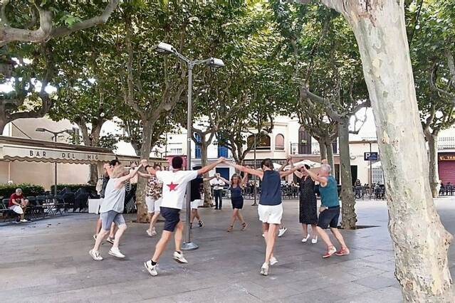 Més de 40 inscrits en un taller de sardanes satàniques a Alpicat