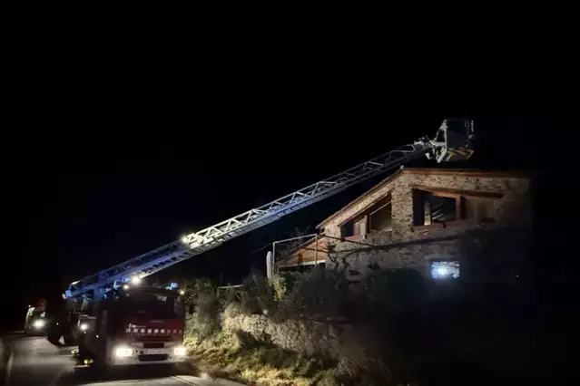 Mitja dotzena d'incendis en cases de les comarques de Lleida el cap de setmana, la majoria per les xemeneies