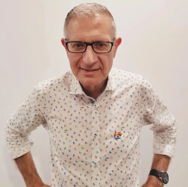 Mor als 53 anys German París, editor i professor de la UdL