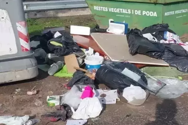 Ofensiva en pobles del Segrià davant de forans que acudeixen a tirar brossa als seus contenidors
