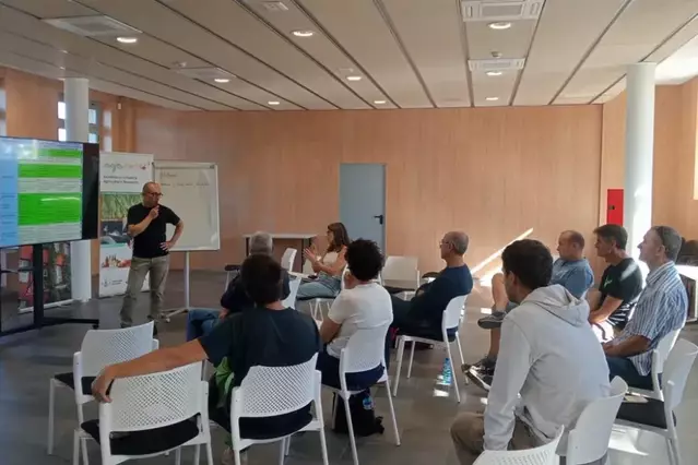 Pagesos lleidatans testaran noves tècniques contra les males herbes