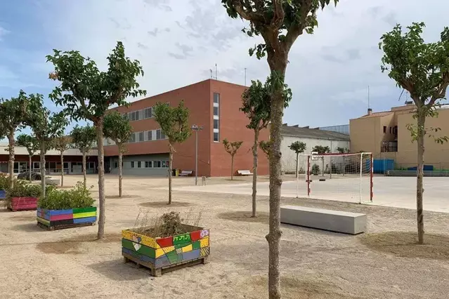 Plaques solars a la teulada de l’escola de Torres per reduir la factura de la llum