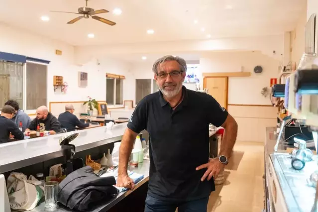 Rebutja deixar la gestió del bar del casal i recorre la nova licitació