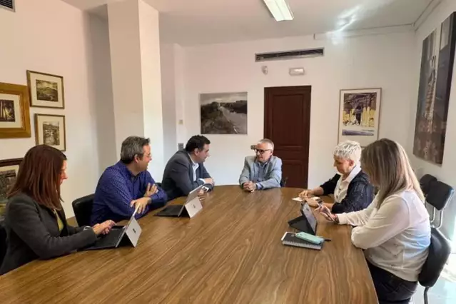 Reunió a Torrefarrera per a la implantació de serveis digitals als ajuntaments