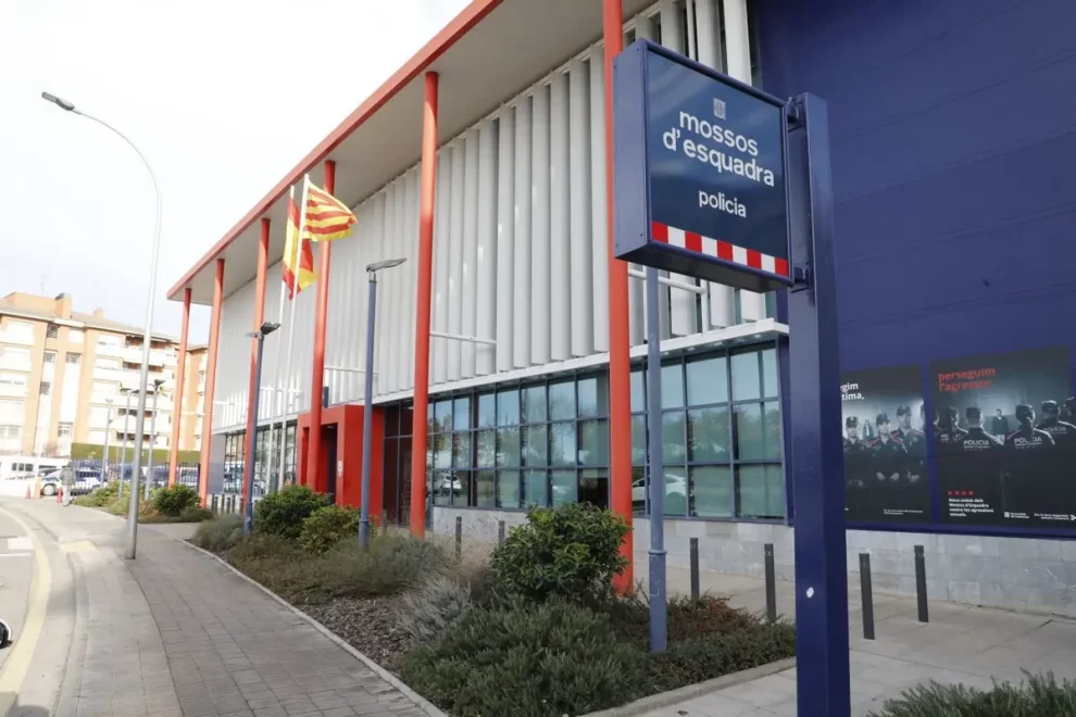 Roben la càrrega d’un camió mentre el xòfer dormia a l’AP-2