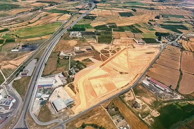 S'aplana el polígon dels Alamús on s’ubicarà la nau frigorífica més gran d’Espanya