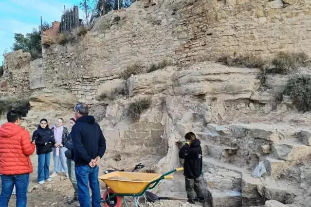 Segueixen les excavacions a l’antiga església de Sant Antolí d’Aitona