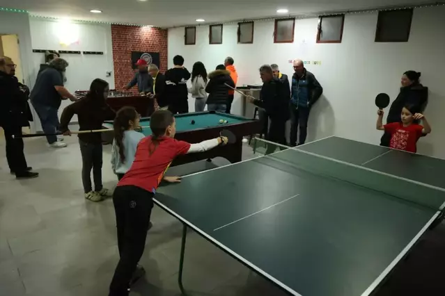 Sucs estrena sala de jocs al costat del bar de les piscines