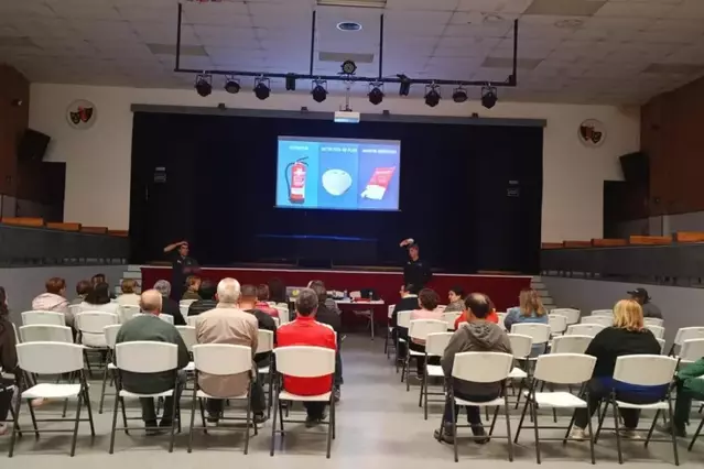 Sunyer vol convertir la sala de ball en refugi climàtic