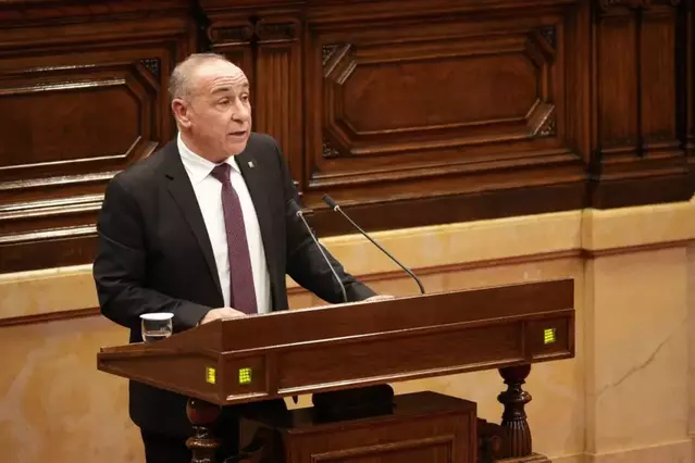 Testimonis avalen els policies que acusen un exalcalde d’Alcarràs