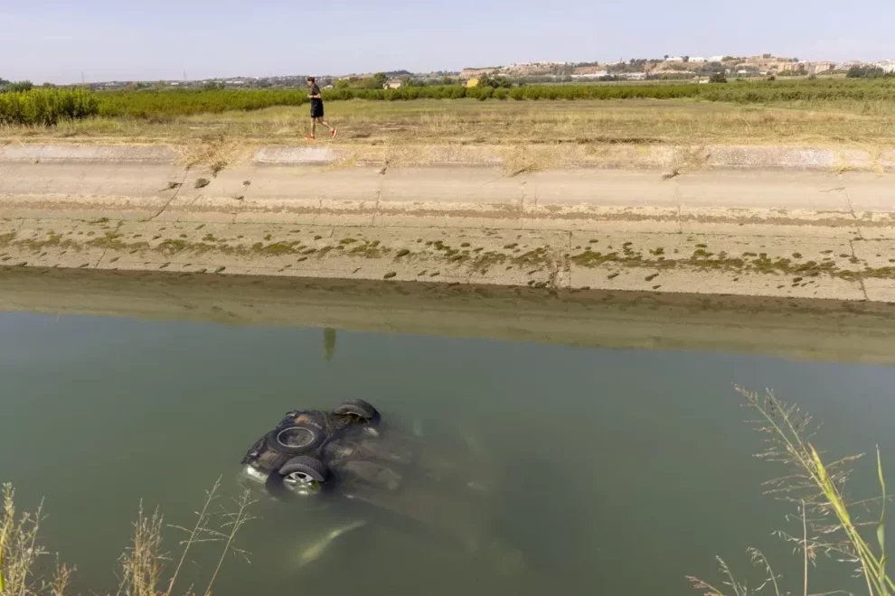 Troben un cotxe a l’interior del canal de Seròs a Copa d’Or, a Lleida