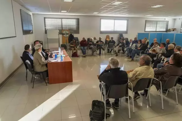 Un informe xifra en 879.665 € danys en 42 cases de l’Horta de Lleida que atribueix al pas de trens